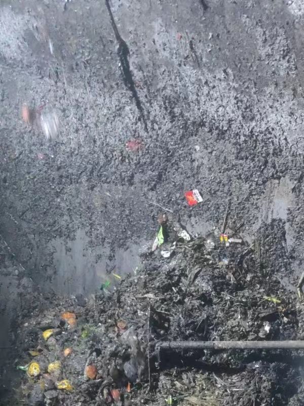 东坑镇污水池清理